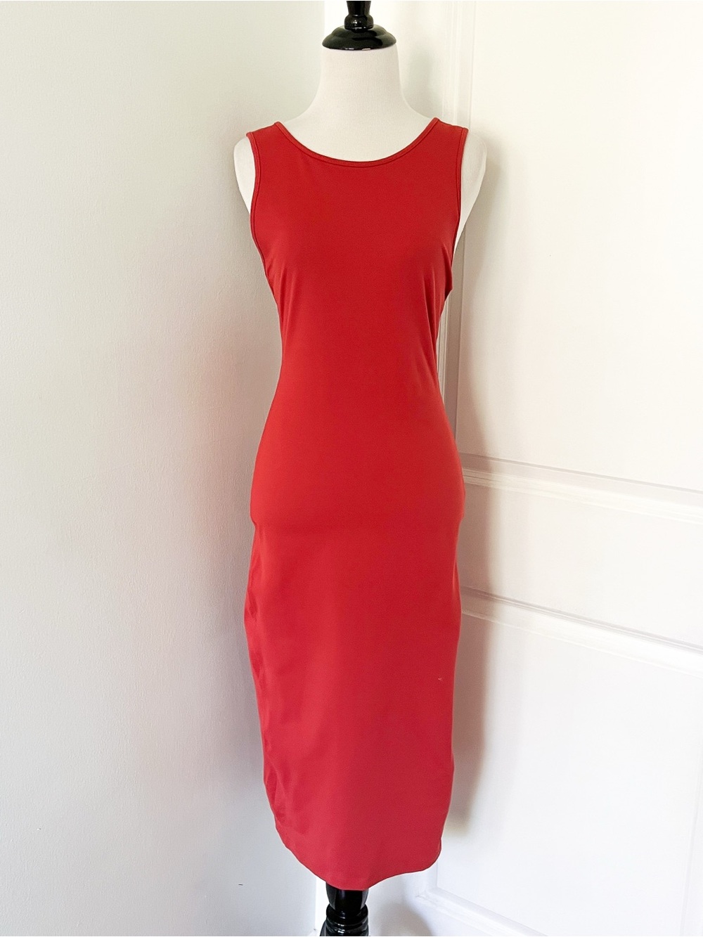 Aritzia Babaton Rust Red Sleeveless Midi Sheath Dress - Small